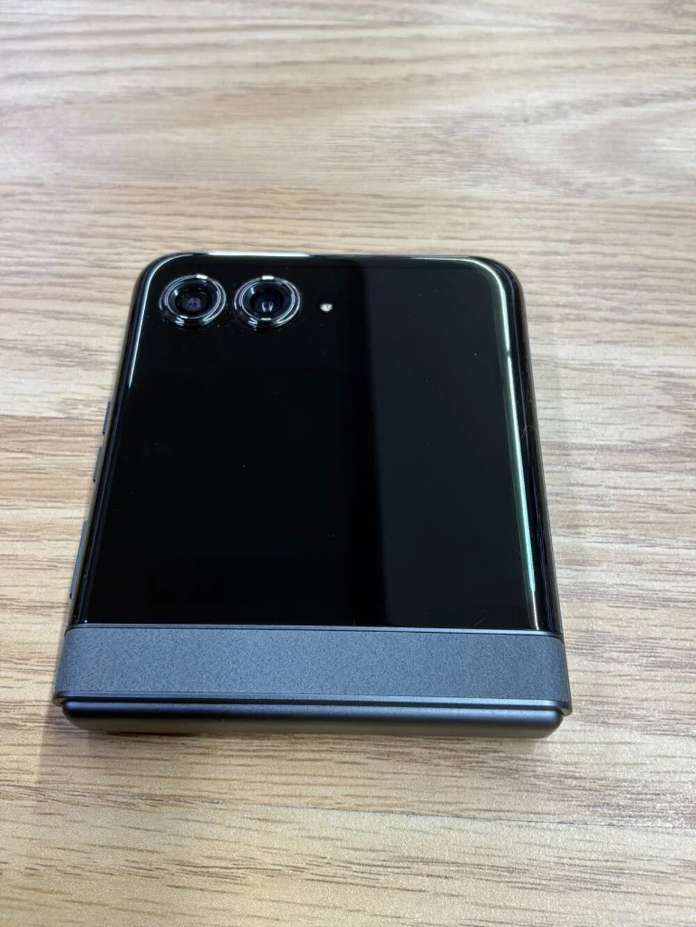 Motorola Razr 2024 XT2453-3 Foldable Smartphone Unlocked Like New